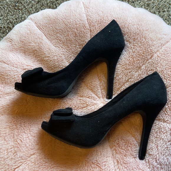 Black Bow Open Toe Heels - Picture 3 of 4